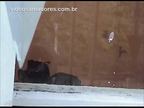 ❤️ Home cachondo mirando á súa moza con outro mozo, gravando un vídeo de carallo sen molestar á parella ❤️❌ Porno a nós gl.pornolymp.ru ️❤