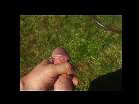 ❤️ A guapa quente recibe o seu coño rosa fodido e corre cun chorro nun xardín de verán ❤️❌ Porno a nós gl.pornolymp.ru ️❤